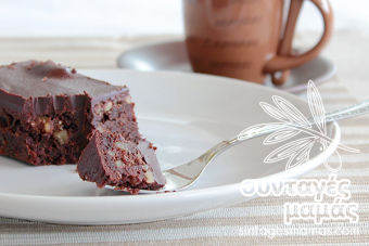 Μπράουνις (brownies) με κακάο και γλάσο εσπρέσο Μπράουνις (brownies) με κακάο και γλάσο εσπρέσο
