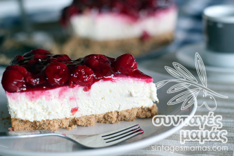 Τσιζκέικ (cheesecake) με λευκή σοκολάτα Τσιζκέικ (cheesecake) με λευκή σοκολάτα